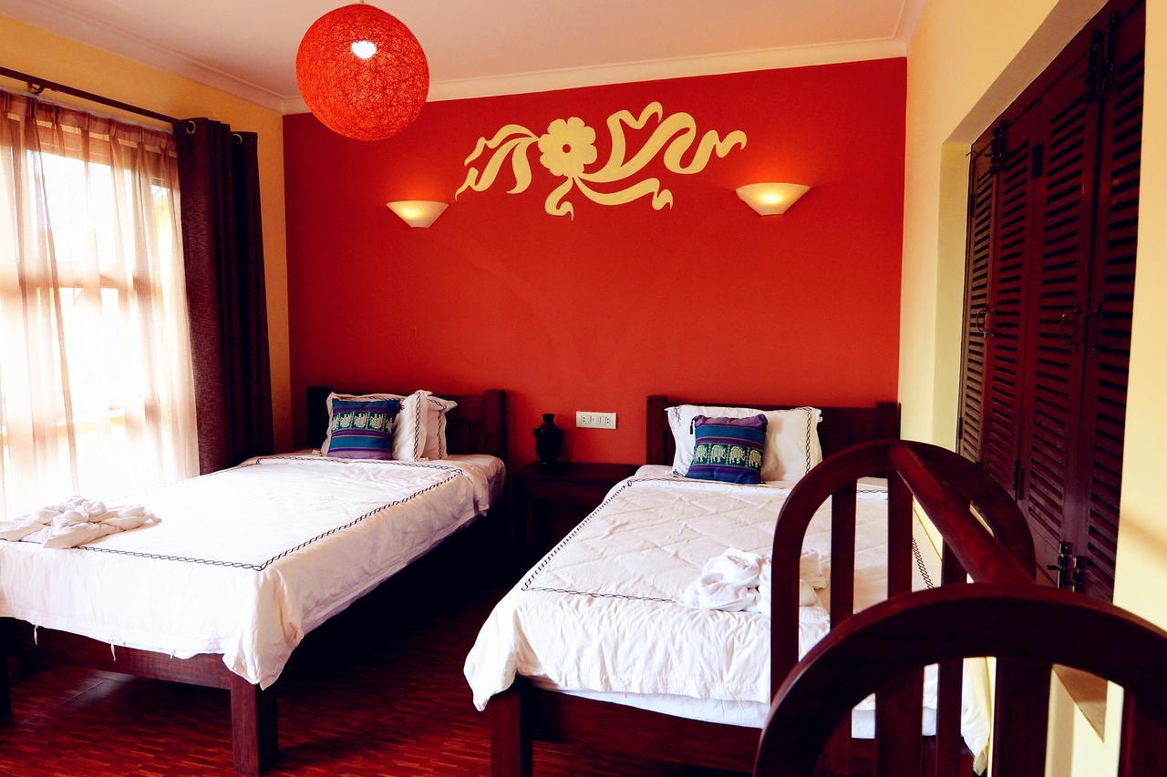 Hotel Homeland Pokhara Exteriör bild