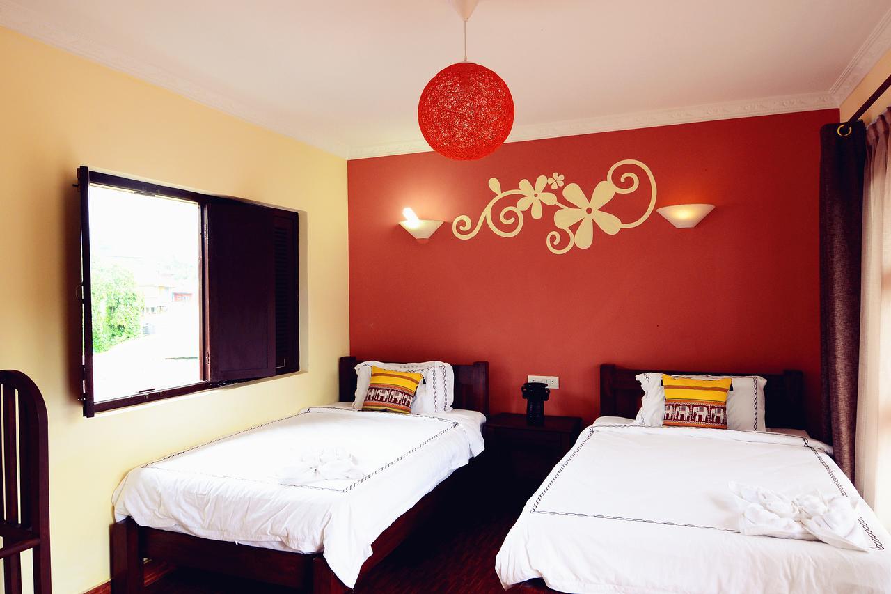 Hotel Homeland Pokhara Exteriör bild