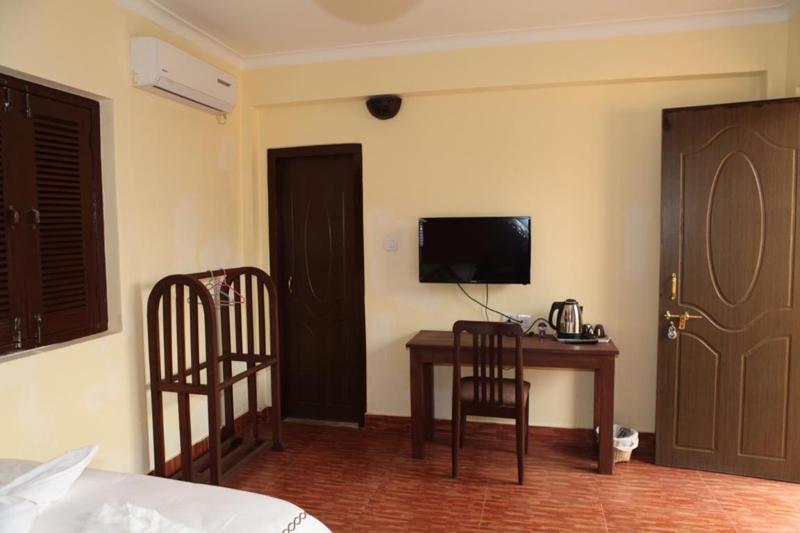 Hotel Homeland Pokhara Exteriör bild