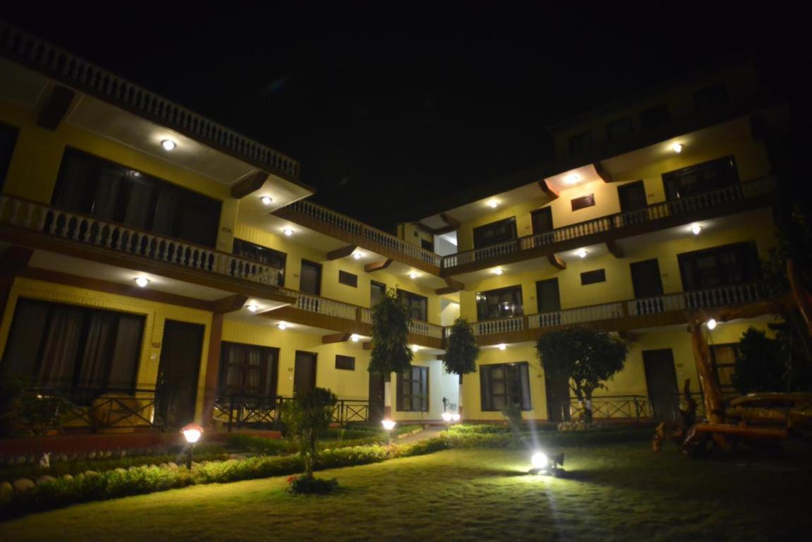 Hotel Homeland Pokhara Exteriör bild