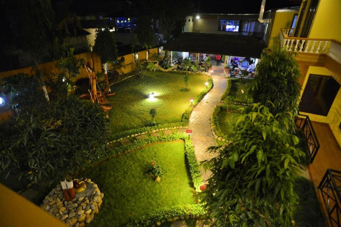 Hotel Homeland Pokhara Exteriör bild