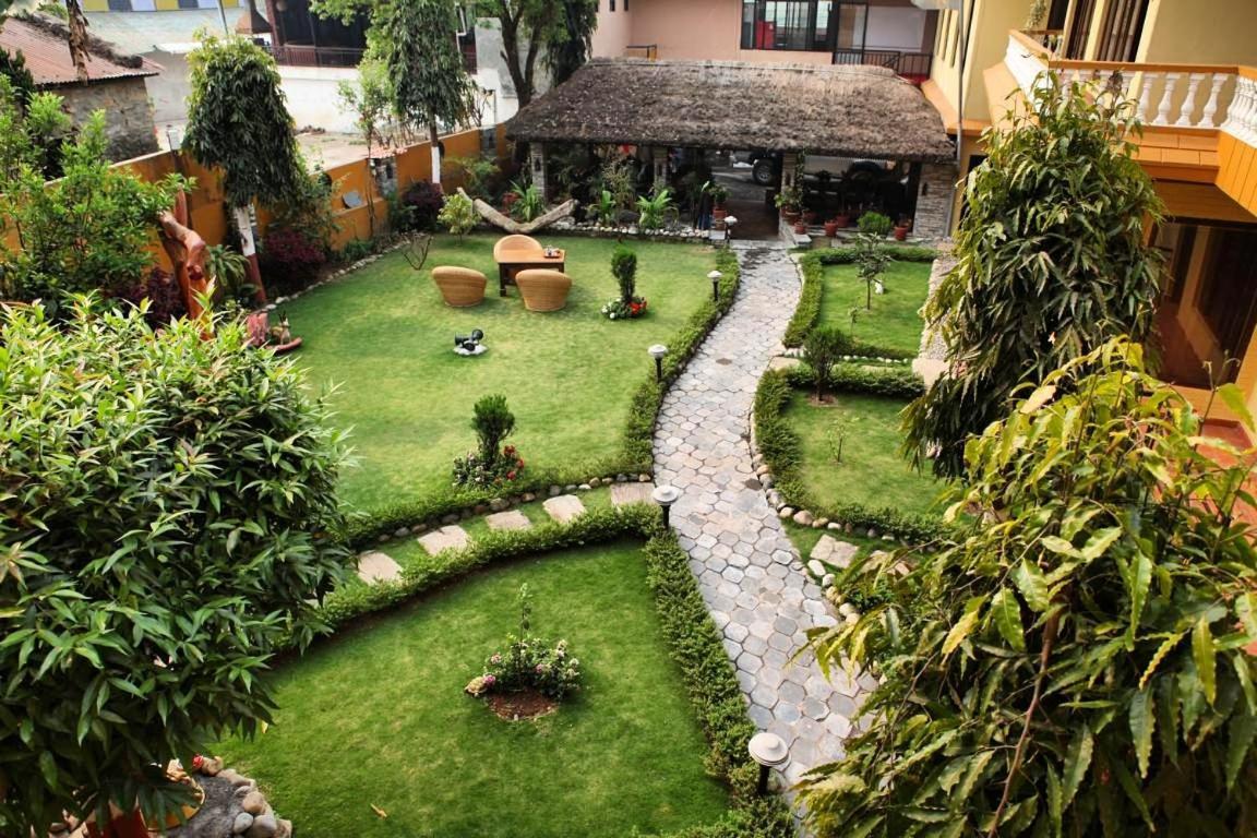 Hotel Homeland Pokhara Exteriör bild