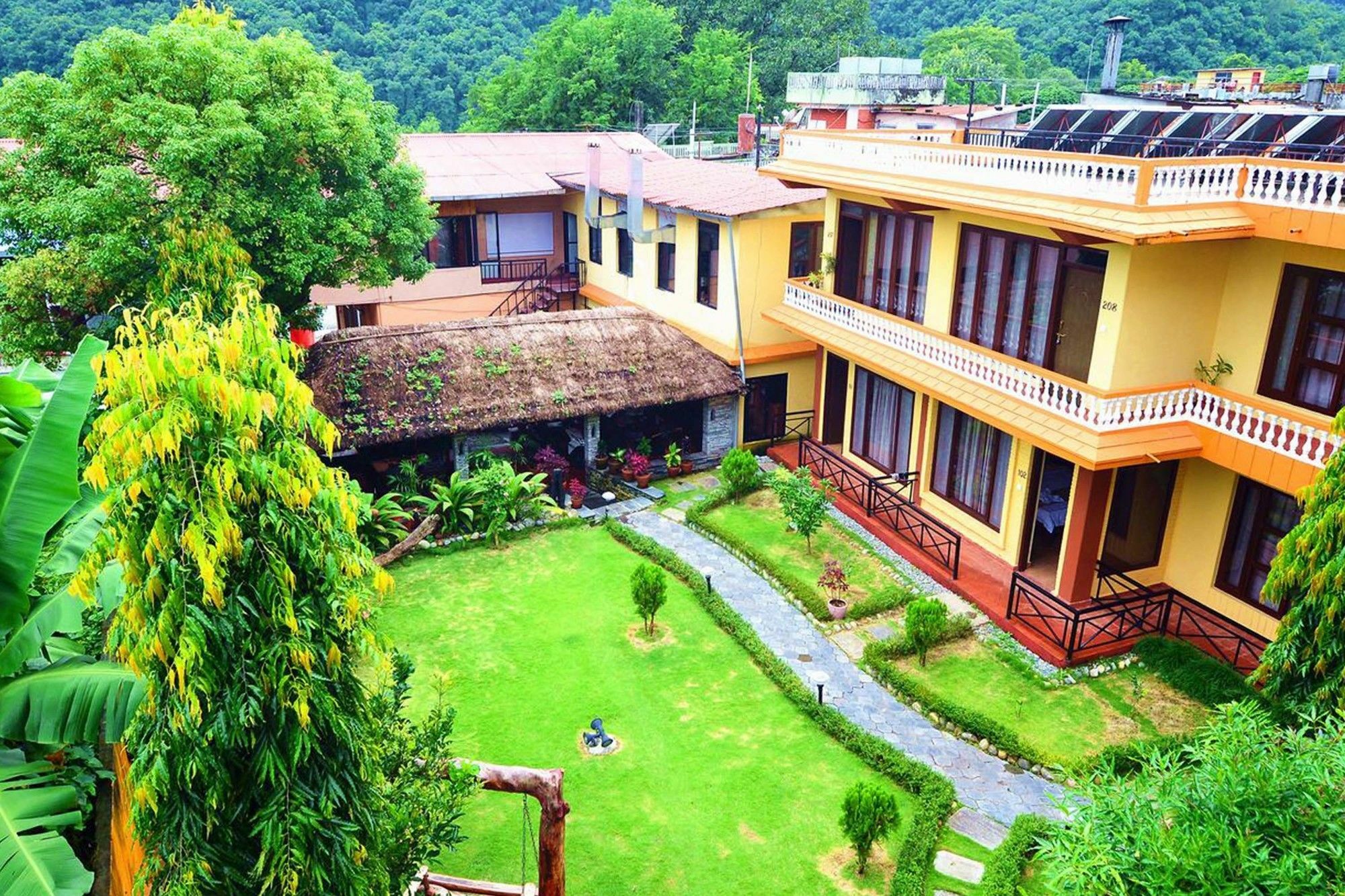 Hotel Homeland Pokhara Exteriör bild